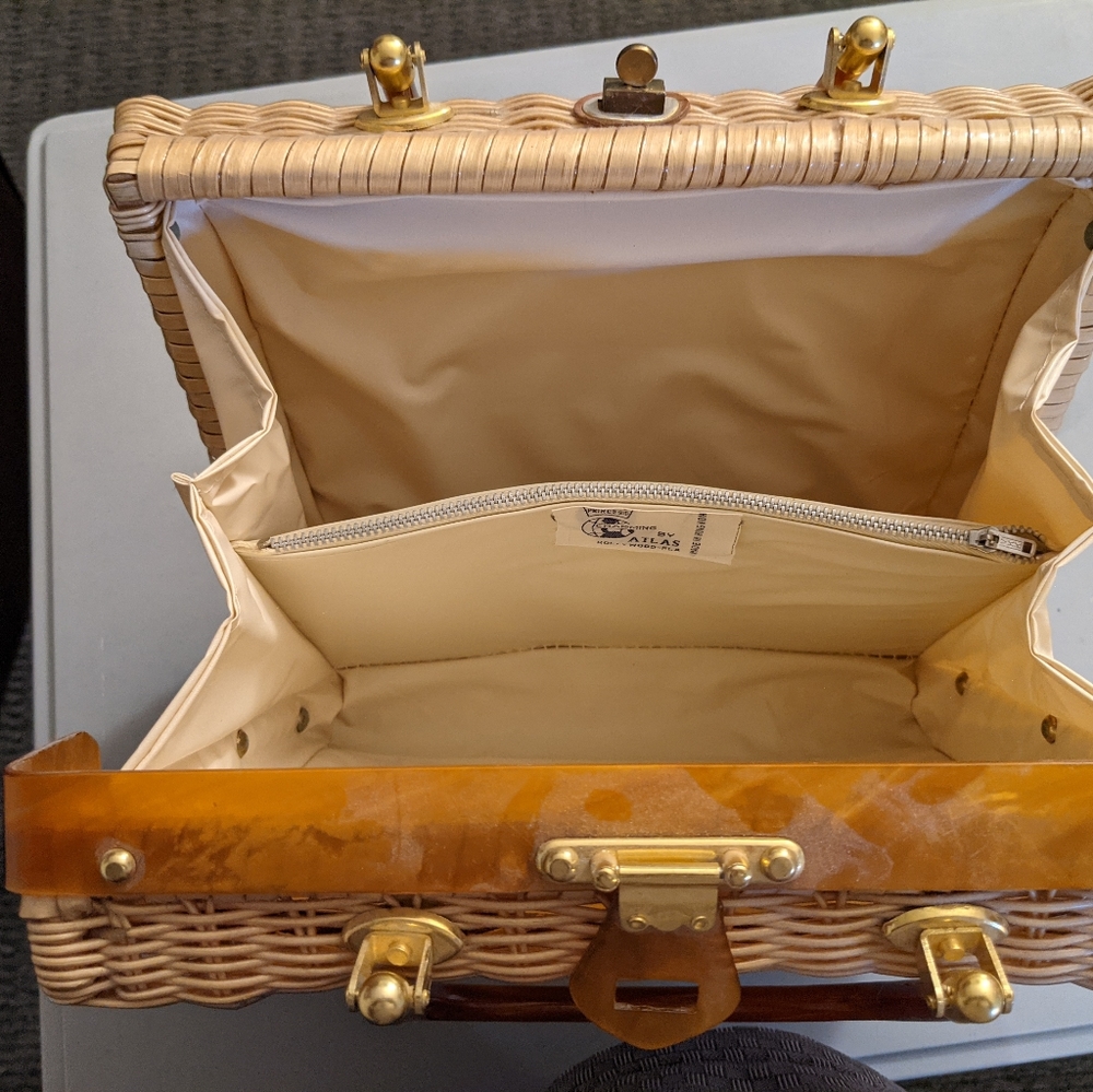 Handbag by Atlas